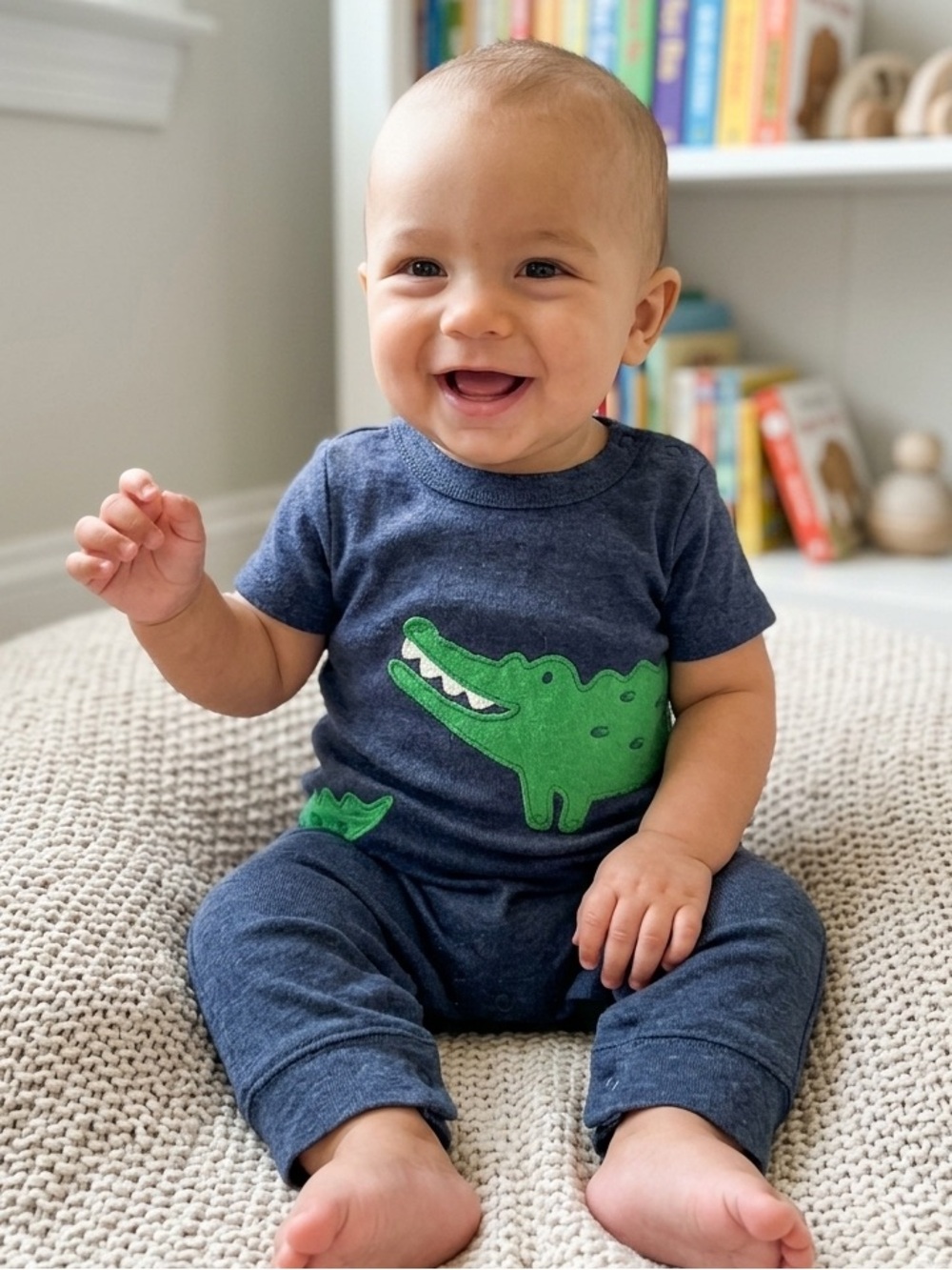 🎉 (6-9m) Carter's Cute Alligator Jumpsuit/Romper